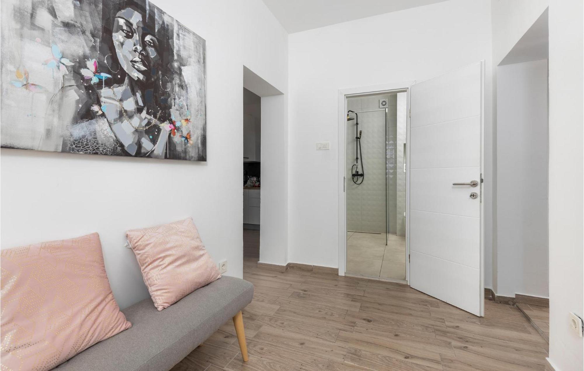 Amazing Apartment In Rijeka With Wifi Kültér fotó