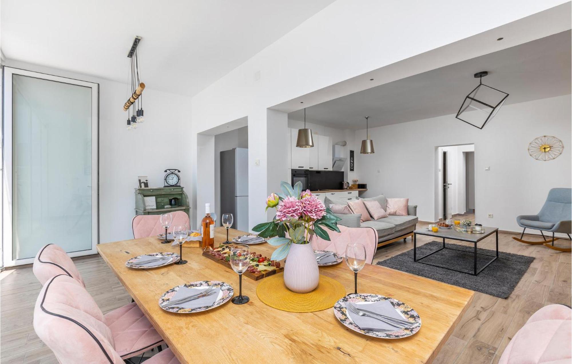 Amazing Apartment In Rijeka With Wifi Kültér fotó