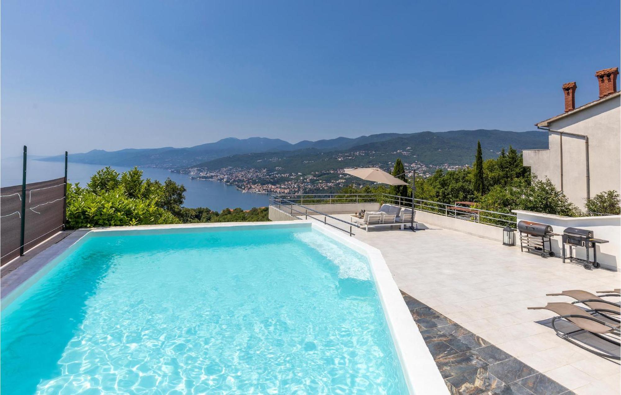 Amazing Apartment In Rijeka With Wifi Kültér fotó