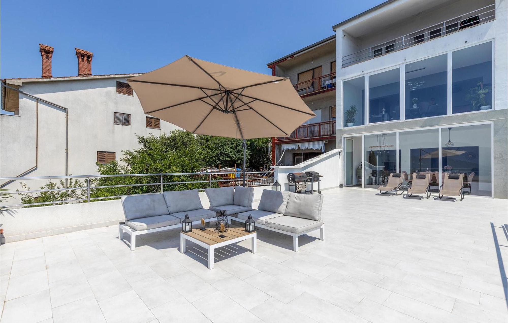 Amazing Apartment In Rijeka With Wifi Kültér fotó
