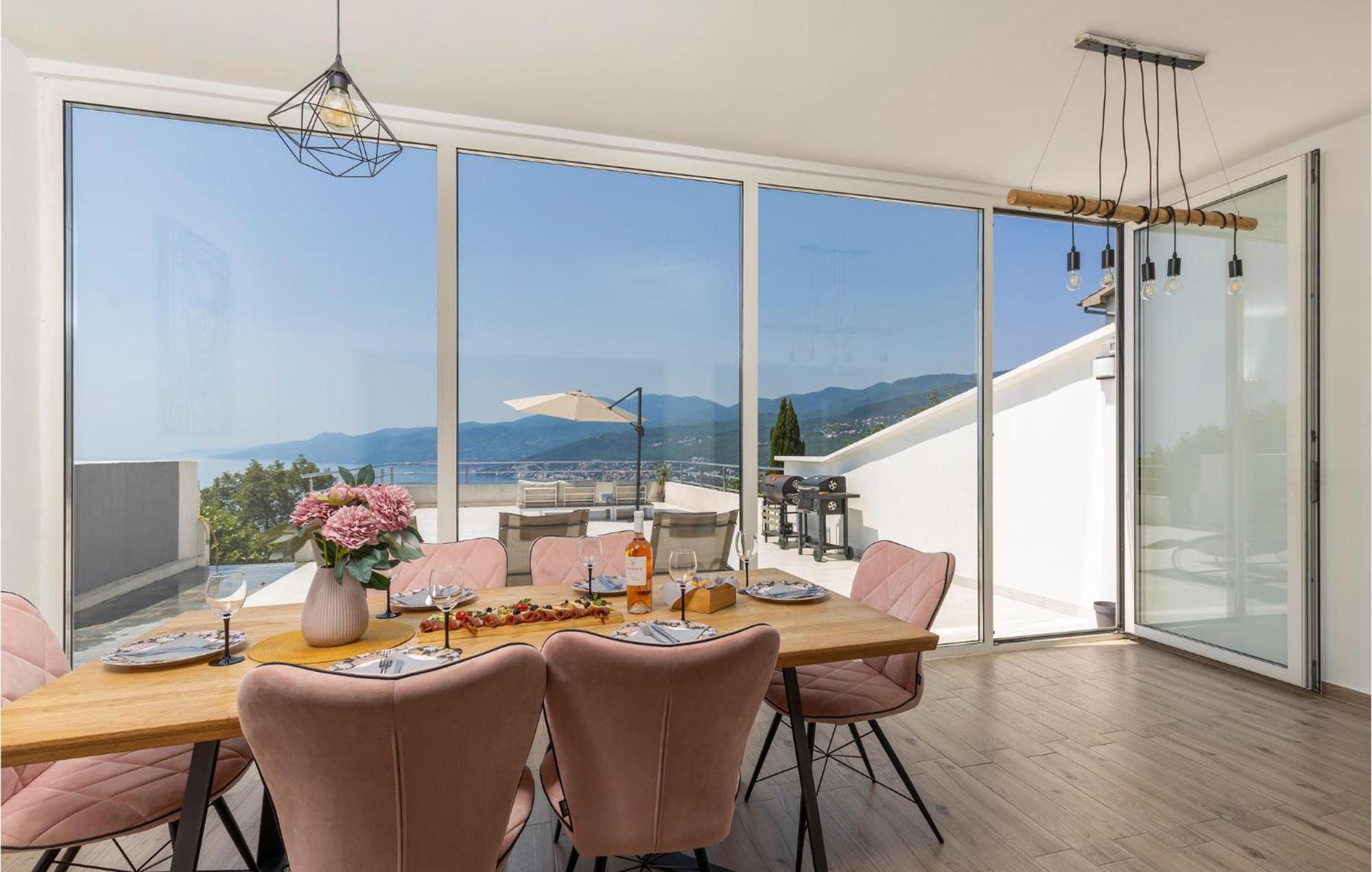Amazing Apartment In Rijeka With Wifi Kültér fotó