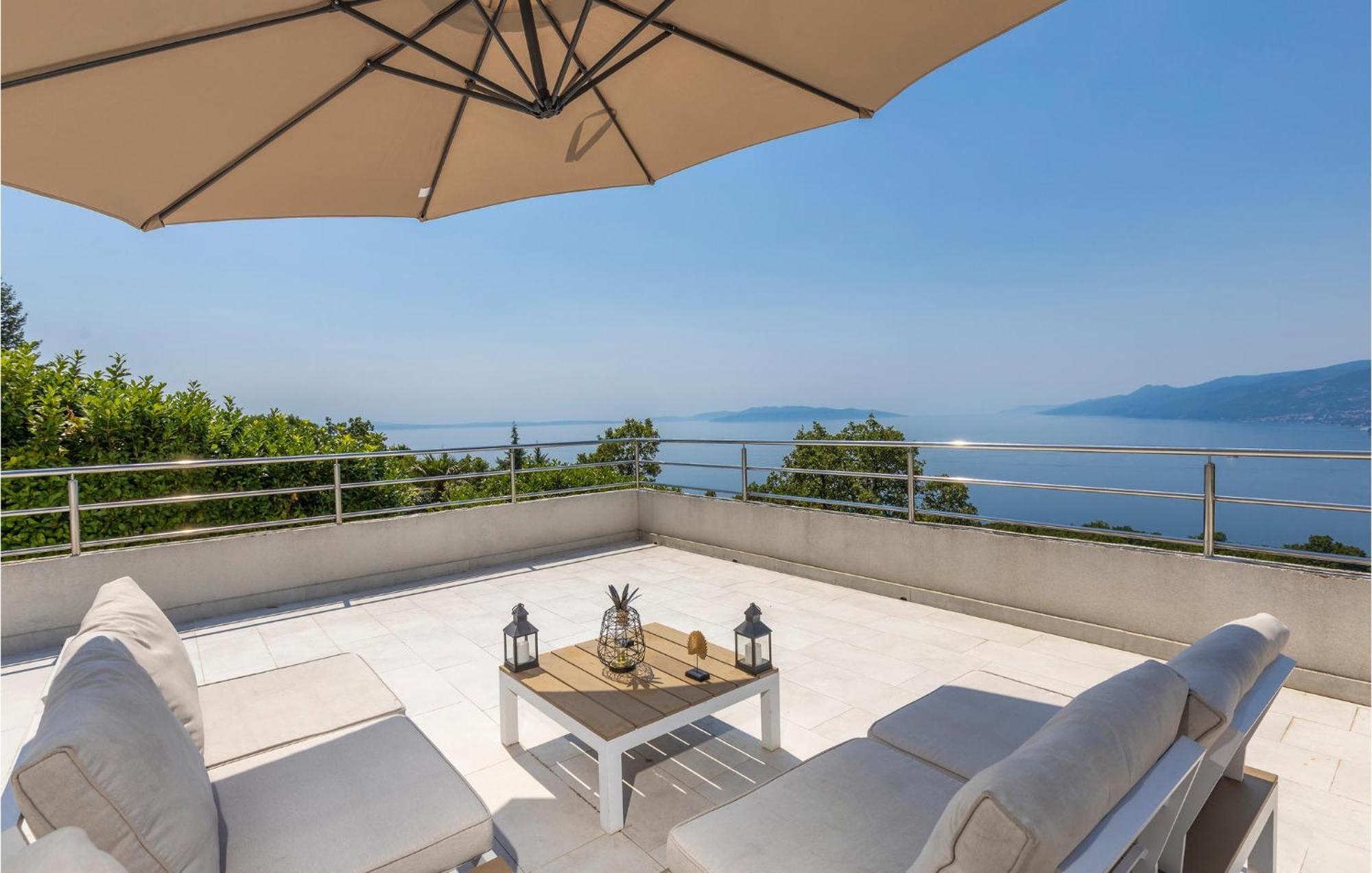 Amazing Apartment In Rijeka With Wifi Kültér fotó